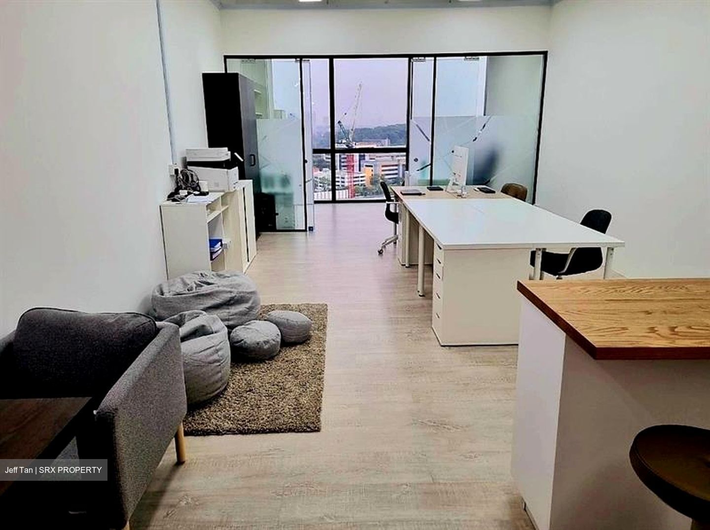 Woods Square (D25), Office #562904311